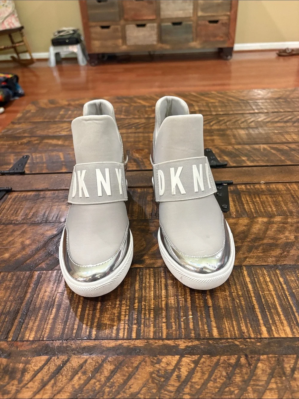 Dkny slip wedge